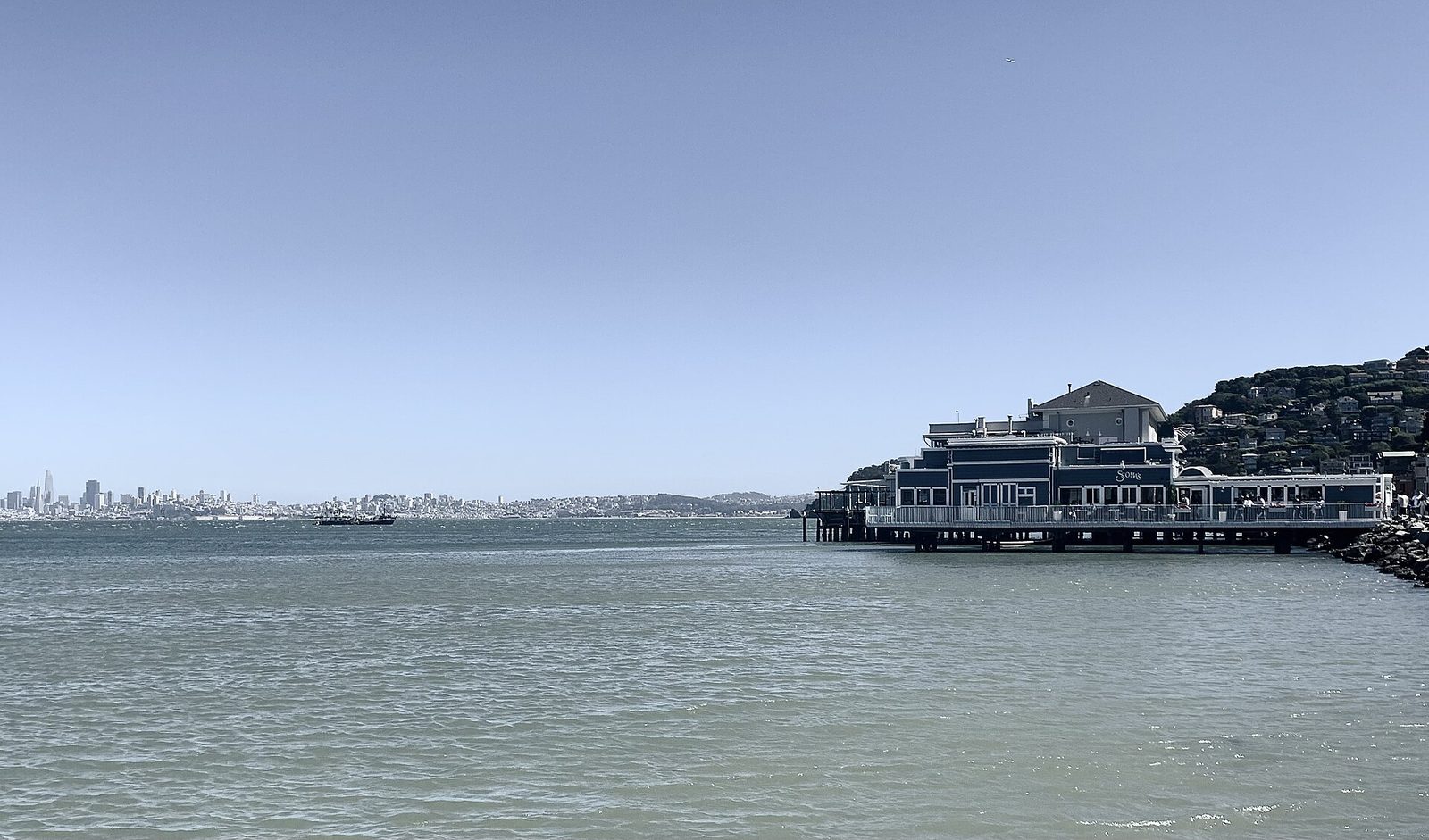 Richardson Bay's October 15 deadline arrives with 25 boats left on the anchorage